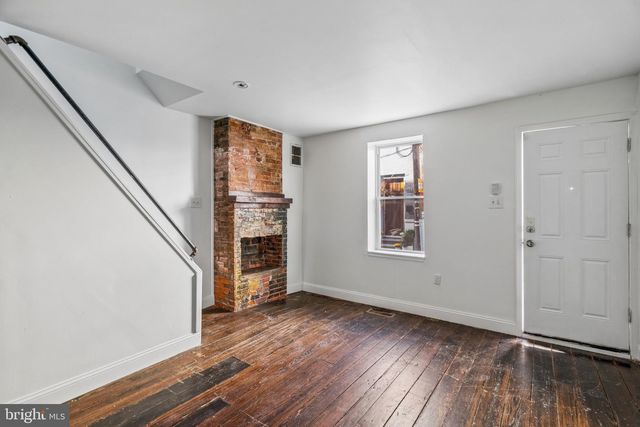 1765 WATERLOO ST, Philadelphia, PA 19122