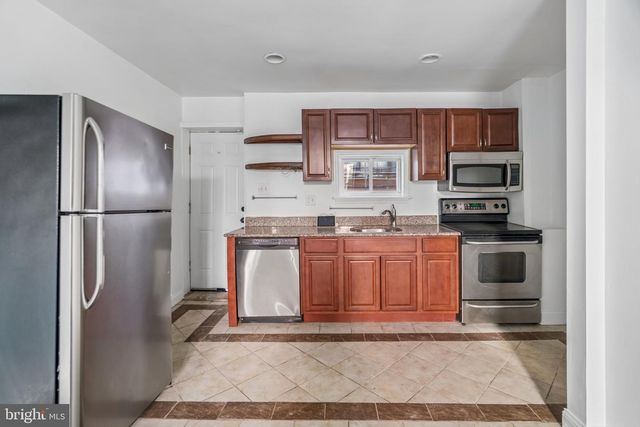 1765 WATERLOO ST, Philadelphia, PA 19122