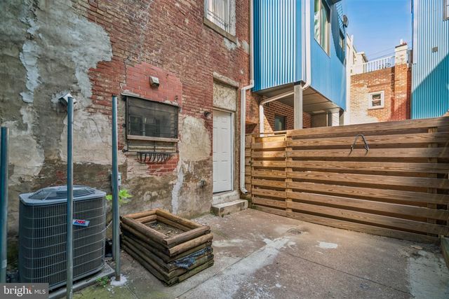 1765 WATERLOO ST, Philadelphia, PA 19122