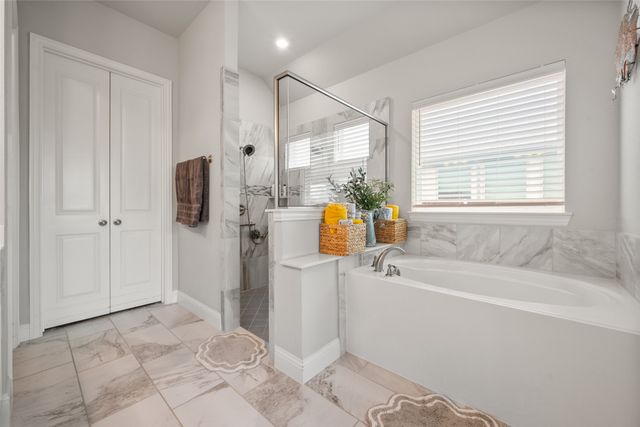 1921 Middleton Drive, Mansfield, TX 76063