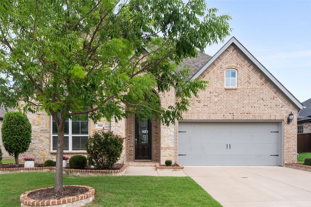 1921 Middleton Drive, Mansfield, TX 76063