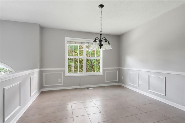 36 Elmwood Place NE, Cartersville, GA 30121