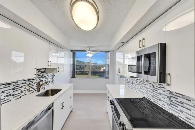 1000 Saint Charles Place 305, Pembroke Pines, FL 33026