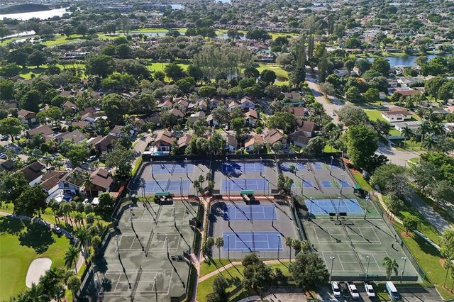 1000 Saint Charles Place 305, Pembroke Pines, FL 33026