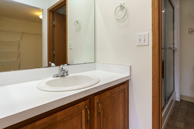 164 Cameron Ridge Drive, Columbus, OH 43235