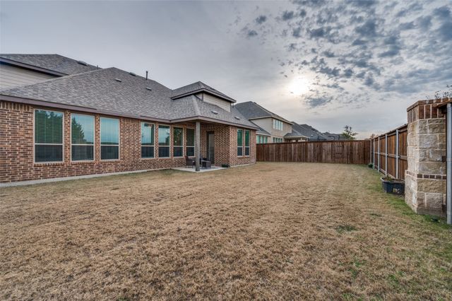 905 Flora Street, Mansfield, TX 76063