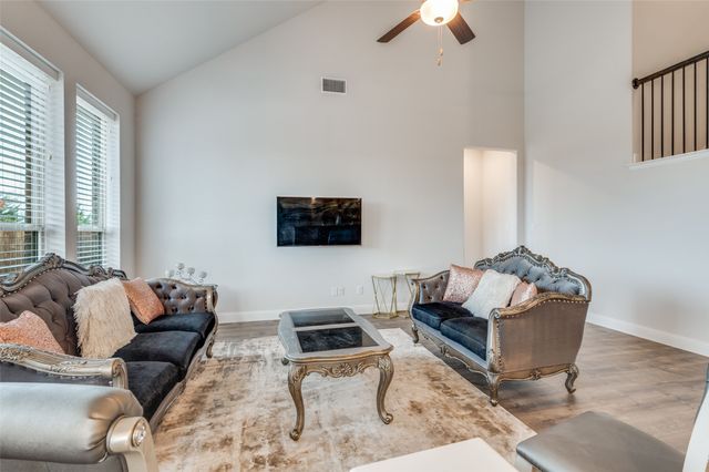 905 Flora Street, Mansfield, TX 76063