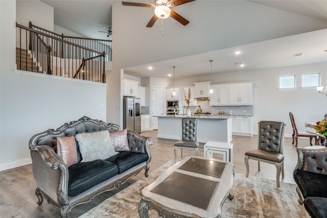 905 Flora Street, Mansfield, TX 76063