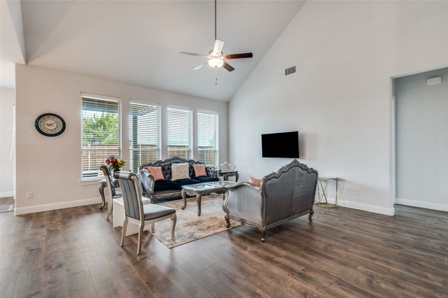 905 Flora Street, Mansfield, TX 76063