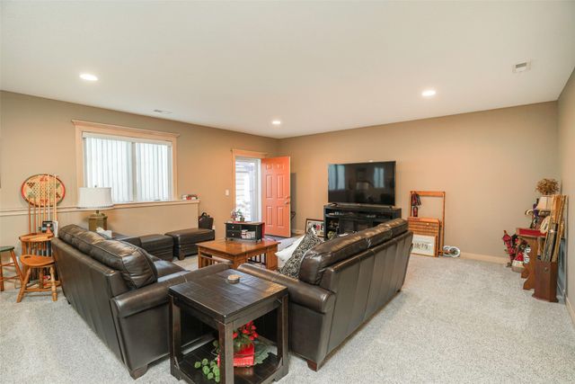 3232 13th Avenue SE, Altoona, IA 50009