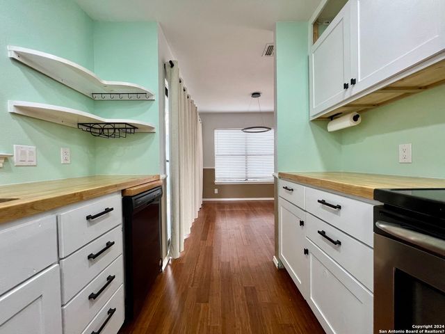 10215 Athens Fld, San Antonio, TX 78245