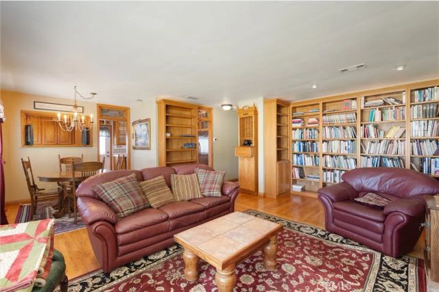 5502 E Pageantry, Long Beach, CA 90808
