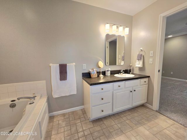 108 S LARAND DRIVE, Holts Summit, MO 65043