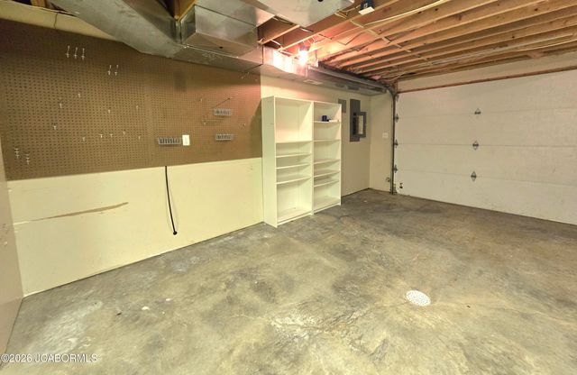 108 S LARAND DRIVE, Holts Summit, MO 65043