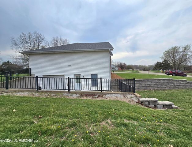 108 S LARAND DRIVE, Holts Summit, MO 65043