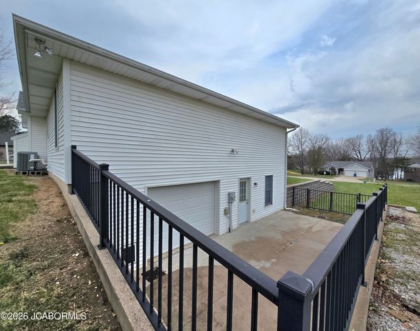 108 S LARAND DRIVE, Holts Summit, MO 65043