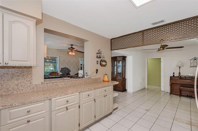 292 W 39th Place, Hialeah, FL 33012