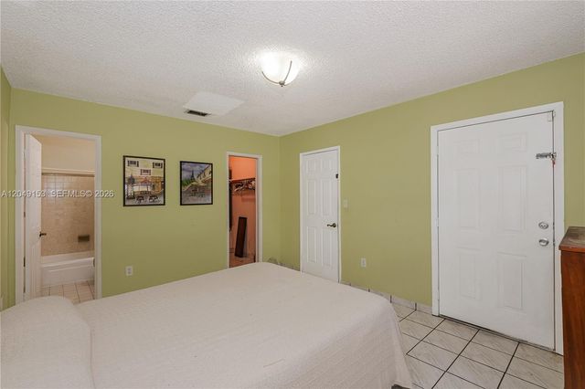 292 W 39th Place, Hialeah, FL 33012