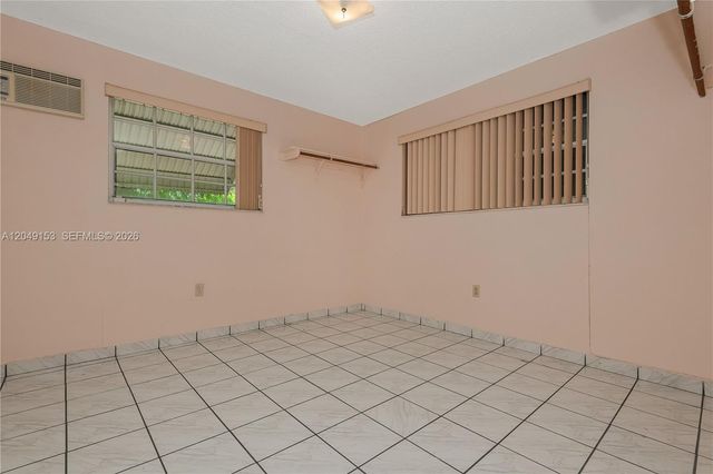 292 W 39th Place, Hialeah, FL 33012
