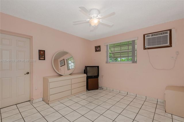 292 W 39th Place, Hialeah, FL 33012