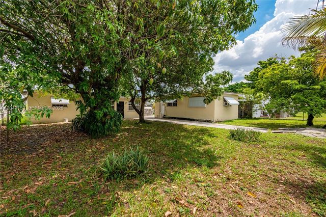 292 W 39th Place, Hialeah, FL 33012