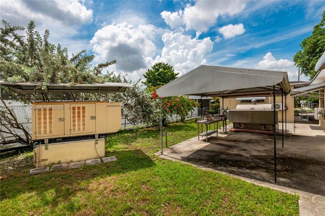 292 W 39th Place, Hialeah, FL 33012