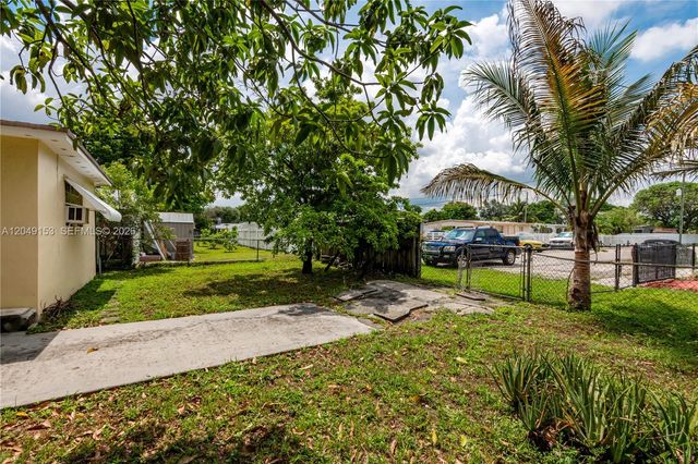 292 W 39th Place, Hialeah, FL 33012