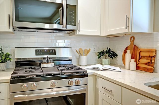 2801 Huckleberry Lane, Camano Island, WA 98282