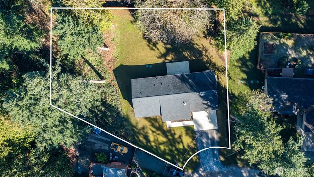 2801 Huckleberry Lane, Camano Island, WA 98282