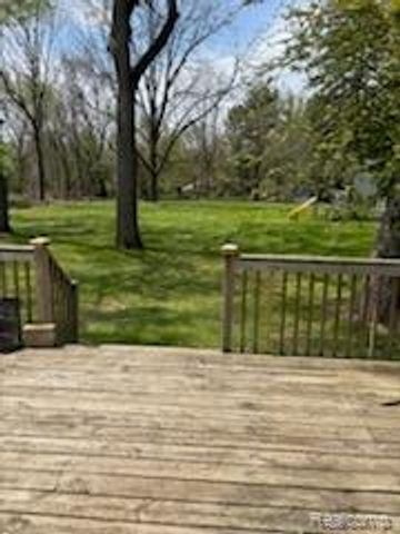 759 Geneva, Waterford, MI 48327