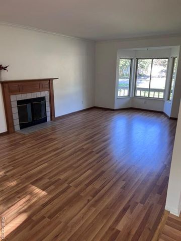 759 Geneva, Waterford, MI 48327