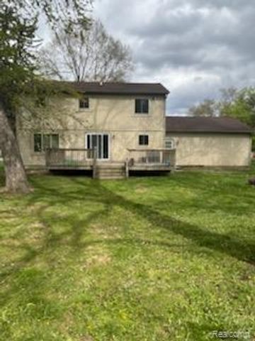 759 Geneva, Waterford, MI 48327