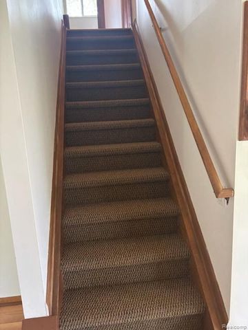 759 Geneva, Waterford, MI 48327