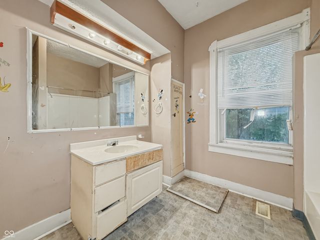7516 E 46th Street, Indianapolis, IN 46226