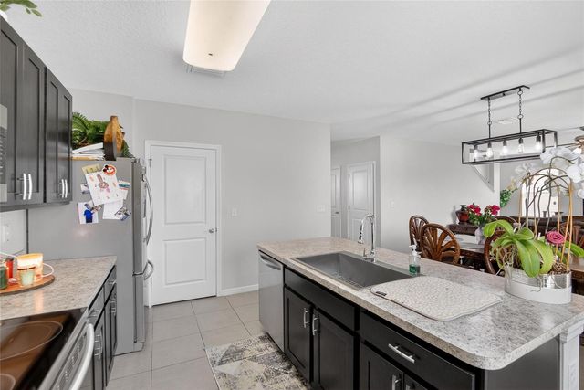 35716 HILLBROOK AVENUE, Zephyrhills, FL 33541