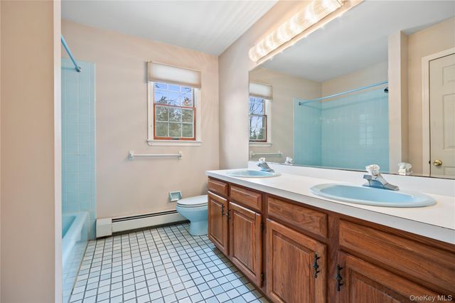 12 Bell Court, Airmont, NY 10901