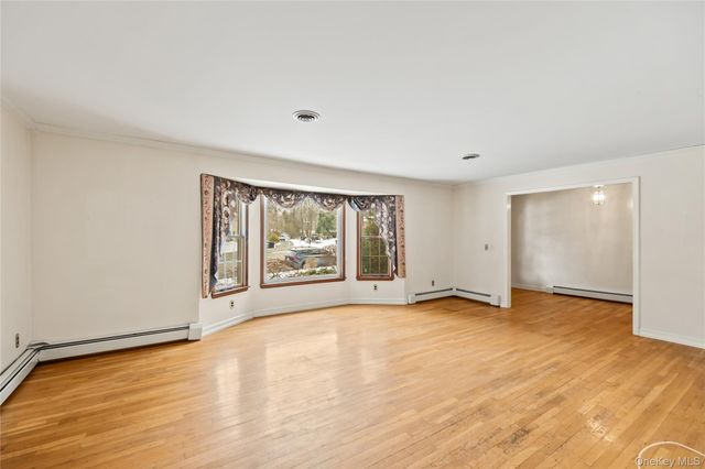 12 Bell Court, Airmont, NY 10901