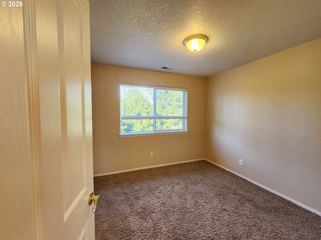 11513 Sw BAMBI Ln, Portland, OR 97223