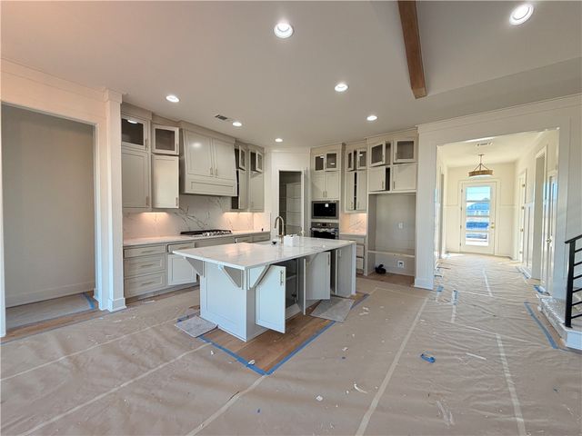 6104 S 40th Place, Rogers, AR 72758