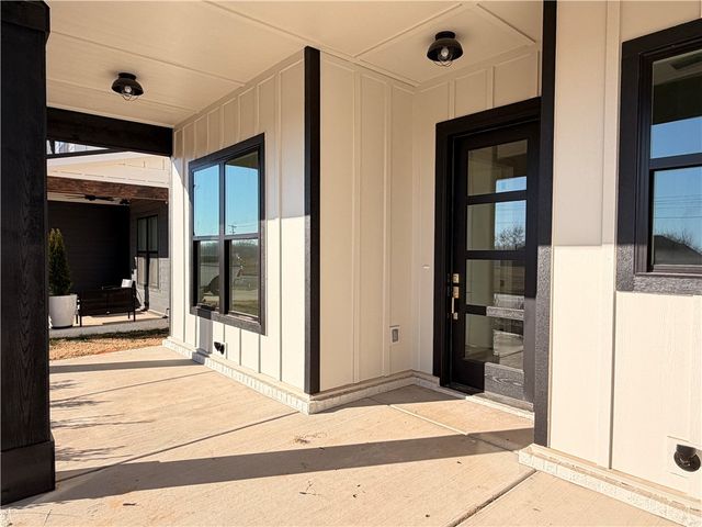 6104 S 40th Place, Rogers, AR 72758