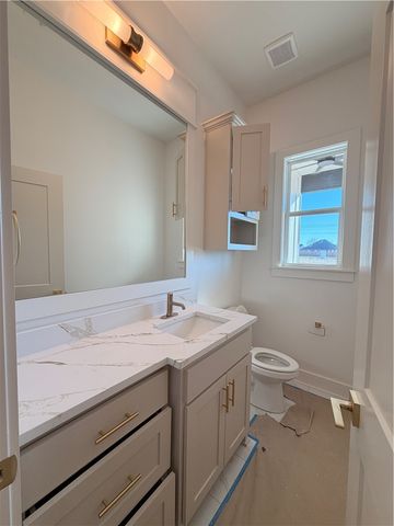 6104 S 40th Place, Rogers, AR 72758