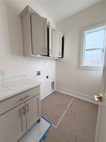 6104 S 40th Place, Rogers, AR 72758