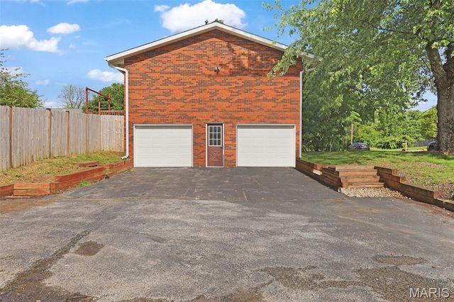 921 Borri Drive, Maryville, IL 62062