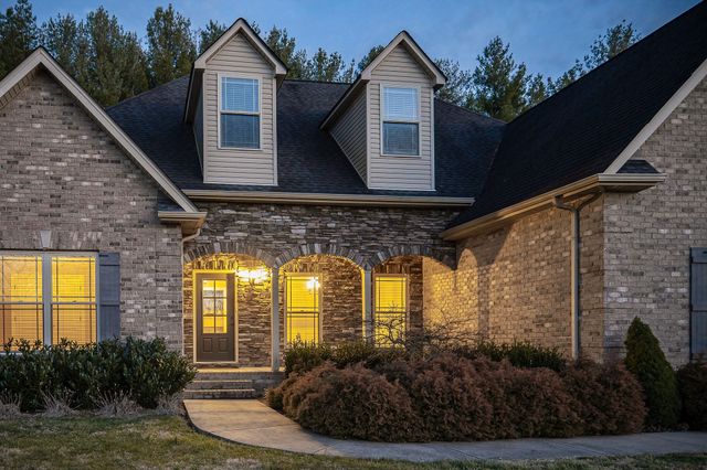 139 Chestnut Oak Ave, Smithville, TN 37166