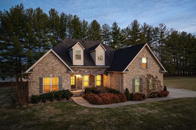 139 Chestnut Oak Ave, Smithville, TN 37166