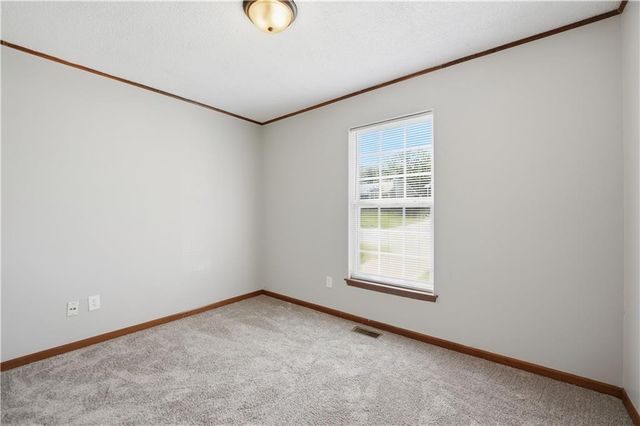 1488 NW Foxboro Road, Blue Springs, MO 64015