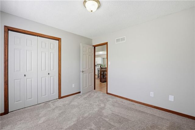 1488 NW Foxboro Road, Blue Springs, MO 64015