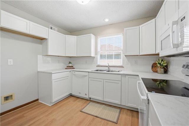 1488 NW Foxboro Road, Blue Springs, MO 64015
