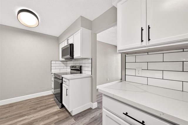 6407 Bazel Brook Drive, Houston, TX 77489