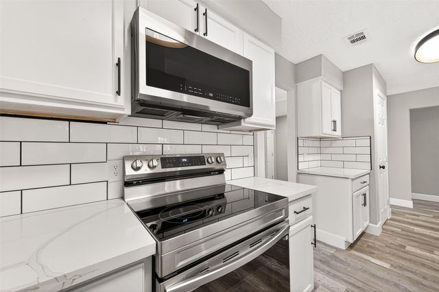 6407 Bazel Brook Drive, Houston, TX 77489